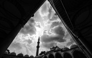 Nieuwe Moskee Istanbul Galatabrug zwart-wit fotografie