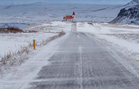 besneeuwde-bergen-west-ijsland-panorama